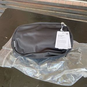 NWT Lululemon Everywhere Belt Bag Extended Strap Black White Print Fanny Pack
